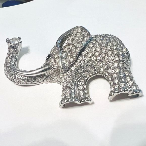 Vintage Figural Elephant Brooch‎ Pin 4" Trunk Up Rhinestones Silver Tone Safari - Picture 4 of 8